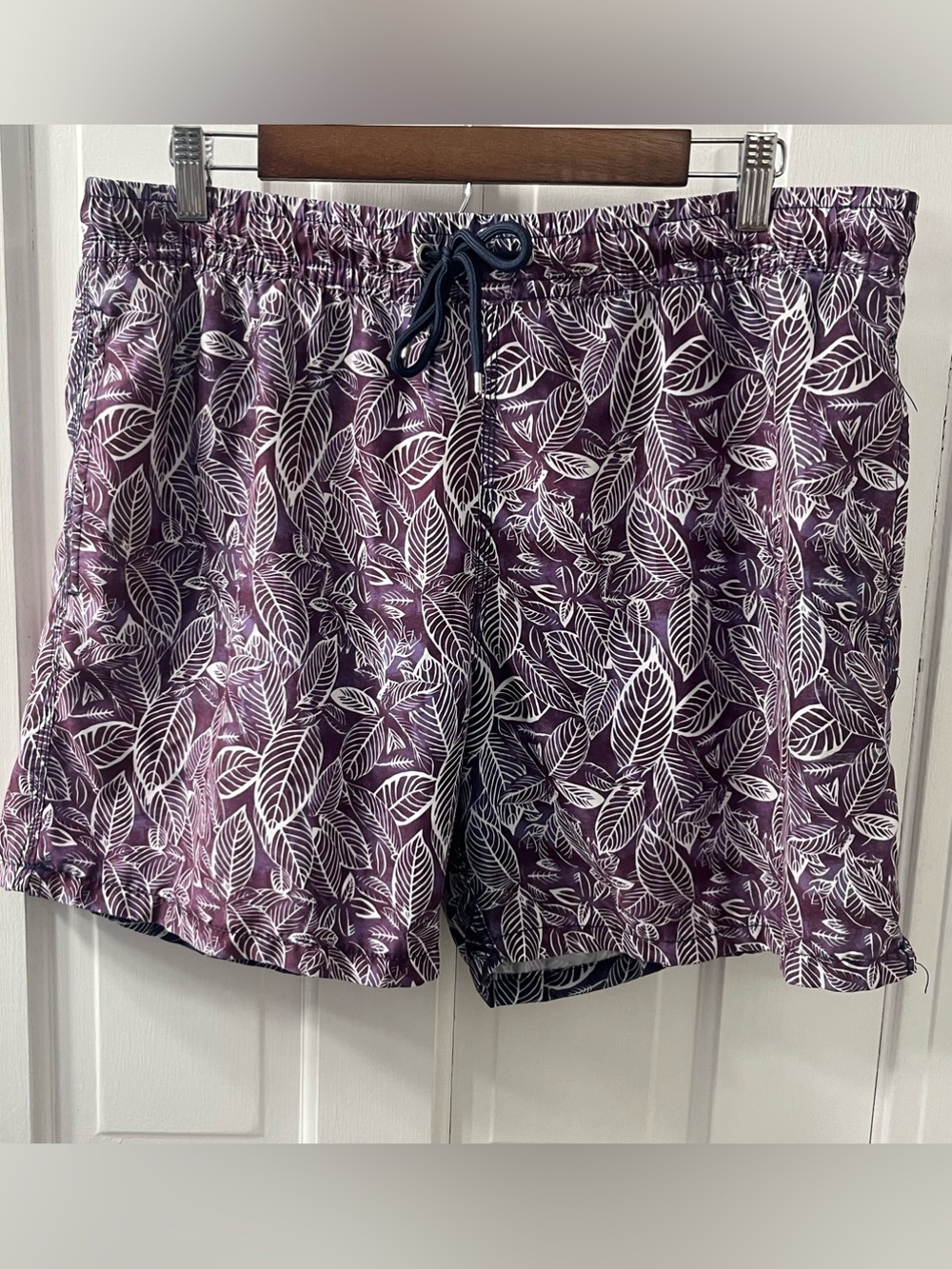 Slate & Stone Men’s Purple Vine/ Leaf Print Swim Trunks. Size XL